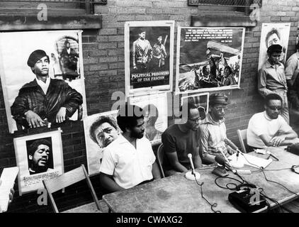 EV1817 - Black Panther Party Pressekonferenz am E 79th Street und Rawlings Street, Cleveland, OH, Juni 1970. Höflichkeit: CSU Stockfoto