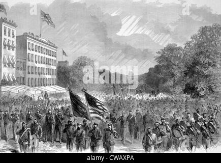 Überprüfung der Grand parade General Philip Sheridan Veteranen in der Pennsylvania Avenue in Washington, D.C., 23. Mai 1865, von Stockfoto