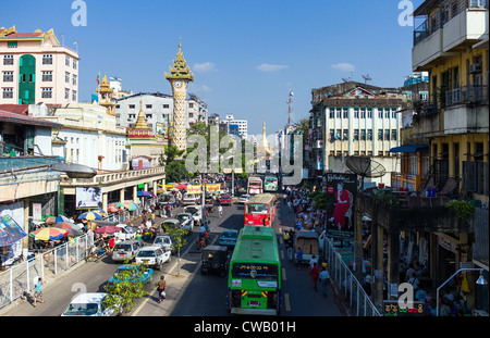 Yangon, Myanmar Verkehr im Zentrum Stadt Stockfoto