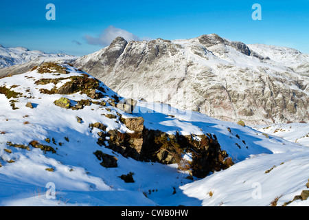 Bild nahe dem Gipfel des Pike von Blisko Blick auf Great Langdale in Richtung Langdale Pikes entnommen. Stockfoto