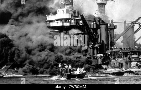 Zweiter Weltkrieg, Pearl Harbor, Hawaii, die Zerstörung der USS West Virginia, 7. Dezember 1941, offizielle U.S. Navy Foto Stockfoto