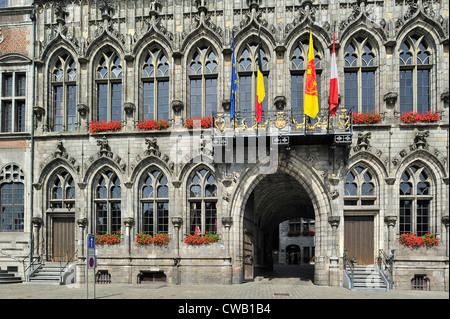 Fassade des Rathauses von Mons, Hainaut, Wallonien, Belgien Stockfoto