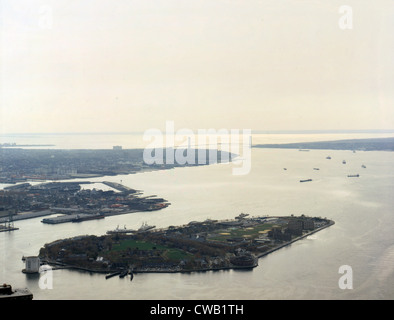 Luftaufnahme des Gouverneurs Insel Blick nach Süden vom World Trade Center, New York City; 1982-1983 Stockfoto