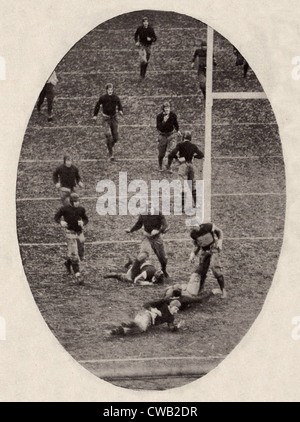 Fußball, The Navy Partituren ein Touchdown im Spiel Army vs. Navy in den Polo Grounds, New York City, Dez. 1916 Stockfoto