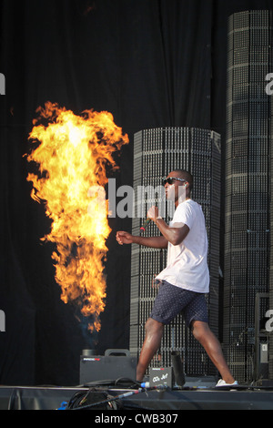 Tinie Tempah die live auf der Bühne beim V Festival in Hyland Park, Chelmsford, Essex Stockfoto