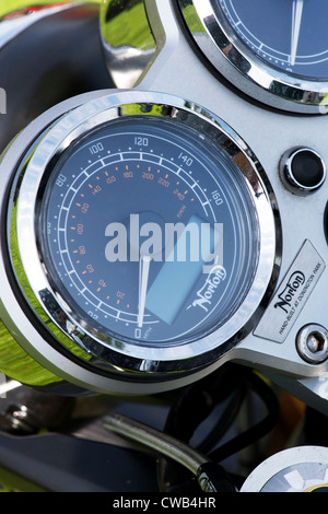 Norton Commando 961 Motorrad Tachometer. Klassische britische Motorrad Stockfoto