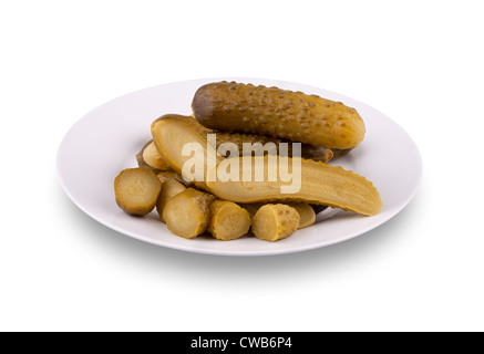 Saure Gurken auf einem Teller Stockfoto