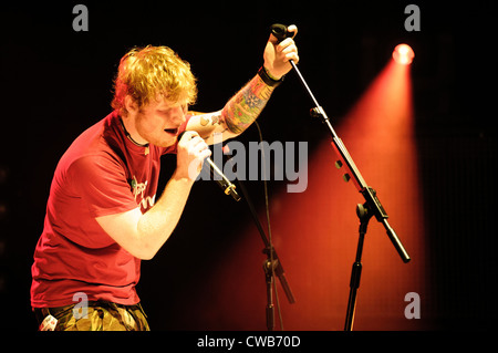 Ed Sheeran spielt V Festival am 18.08.2012 im Hylands Park, Chelmsford. Personen im Bild: Ed Sheeran. Bild von Julie Edwards Stockfoto