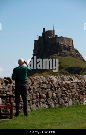 Anzeigen von Lindisfarne Castle auf der heiligen Insel Northumberland, Großbritannien Stockfoto