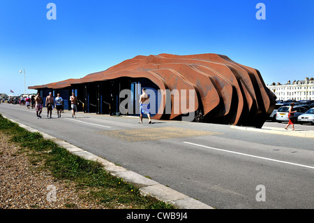 Das Strandcafé am Meer Littlehampton, Sussex Stockfoto