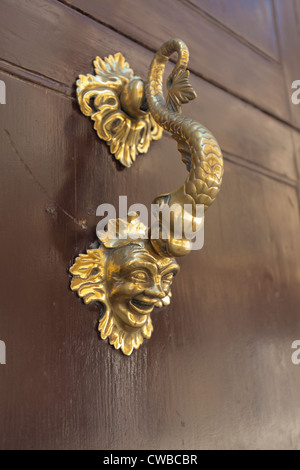 Nahaufnahme von alten Türen Stockfoto