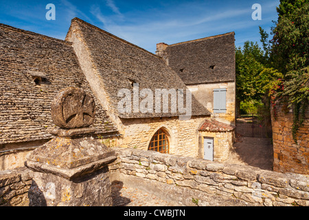 Alte Häuser in der alten Stadt von Beynac, Aquitaine, Frankreich, in der Dordogne-Tal. Stockfoto