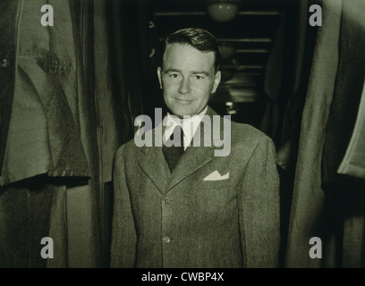 Lew Ayres (1908 – 1996), US-amerikanischer Schauspieler, unterwegs, Camp arbeiten nach der Erklärung selbst Kriegsdienstverweigerer aus Gewissensgründen in 1942. Seine Stockfoto