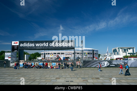Berlin - die Rekonstruktion des Olympiastadions von Adidas am Platz Republik Stockfoto