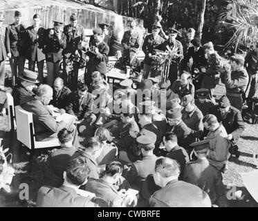 Winston Churchill und Franklin Roosevelt in Casablanca-Konferenz im französischen Marokko. Kriegsberichterstatter ranken sich die Alliierten Stockfoto