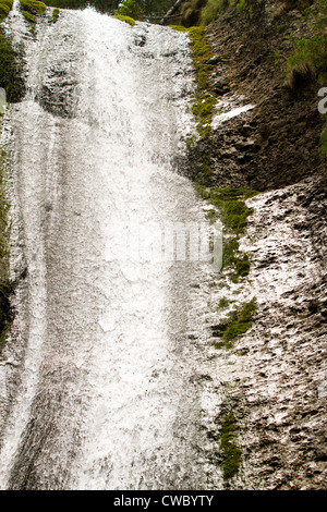Duruitoarea Wasserfall (1210 m), Ceahlau-massiv Stockfoto