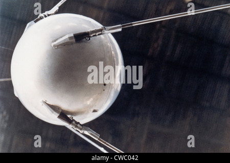 Ein Modell des Sputnik 1, der erste menschengemachten Objekt im Raum. Die Erdumlaufbahn künstliche Satellit wurde von der sowjetischen ins Leben gerufen. Stockfoto