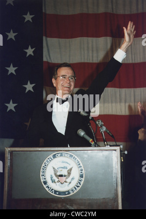 Vize-Präsident Bush spricht Young Republicans früh in der Präsidentenkampagne 1984. 17. März 1984. (BSLOC 2011 3 95) Stockfoto