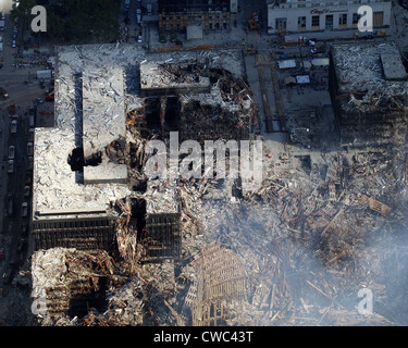 Ruinen der eingestürzten World Trade Center Gebäude nach den Anschlägen von 9/11-Terroristen in New York City. 19. September 2001, Stockfoto