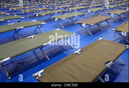 Mehr als 168 Kinderbetten sitzen auf Kunsan Air Base bei zivilen Evakuierung Übung zum Testen der militärischen Fähigkeit zu evakuieren Stockfoto