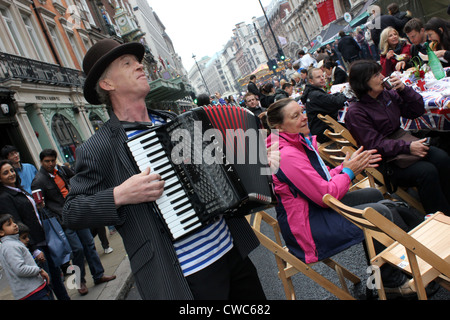 Großen Mittagessen Straße Teil in Piccadilly in Queens diamantenes Jubiläum feiern in London 2012 Stockfoto