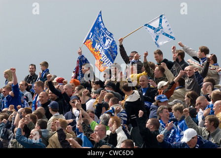 Fußball-Fans des FC Magdeburg Stockfoto