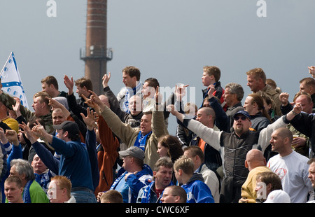 Fußball-Fans des FC Magdeburg Stockfoto