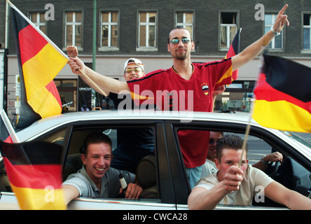 Berlin, Autokolonne deutschen Fußball-fans Stockfoto