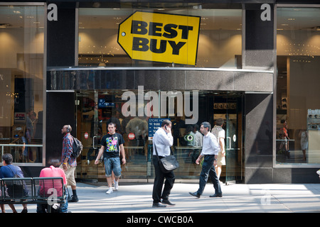 Die Best Buy-Elektronik-Geschäft auf der Fifth Avenue in New York Stockfoto