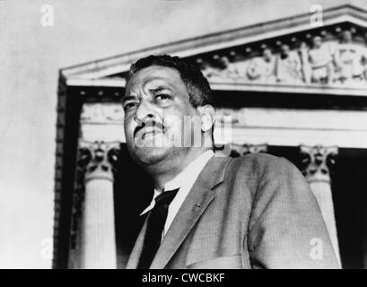 Thurgood Marshall, NAACP Chief Counsel, erscheint vor dem obersten Gerichtshof im Jahr 1958. Als chief Counsel der NAACP, Marshall Stockfoto