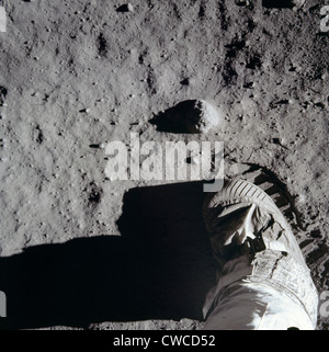 Apollo 11 Astronaut Boot und Boot-Print auf der Oberfläche des Mondes. 20. Juli 1969. Stockfoto