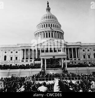 John Kennedy ist als 35. Präsident der USA vereidigt. Blick auf die Ostfassade des Kapitols aus dem Presse-Gerüst. Stockfoto