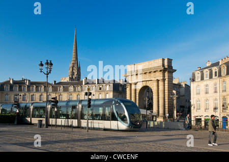 Öffentliche Verkehrsmittel im Stadtzentrum von Bordeaux, Nouvelle Aquitaine, Gironde, Frankreich, Europa Stockfoto