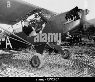 General Dwight Eisenhower, während des zweiten Weltkriegs an die Front in Italien fliegen. 1943. Stockfoto