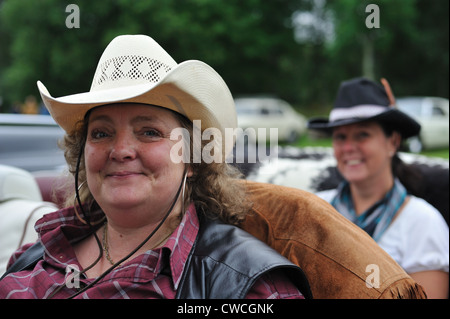 Mitglieder des Oldtimer-Weel Raettvik am Ladies Day, Dalarnas Lan, Schweden Stockfoto