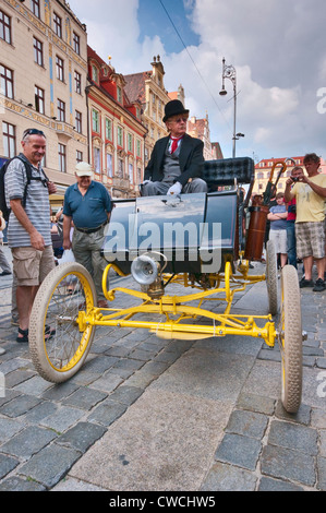 1899 Bewurf Dampf New Home, Dampfantrieb Automobil bei Motoclassic Auto-Show am Rynek (Marktplatz) in Wroclaw, Polen Stockfoto