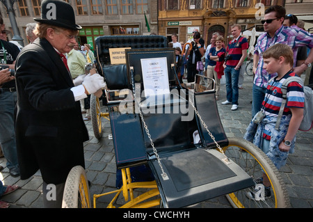 1899 Bewurf Dampf New Home, Dampfantrieb Automobil bei Motoclassic Auto-Show am Rynek (Marktplatz) in Wroclaw, Polen Stockfoto