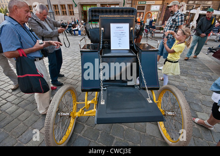 1899 Bewurf Dampf New Home, Dampfantrieb Automobil bei Motoclassic Auto-Show am Rynek (Marktplatz) in Wroclaw, Polen Stockfoto