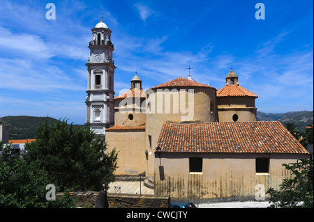 Barocke Kirche Eglise Saint-Blaise in Calenzana in der Balagne, Korsika, Frankreich Stockfoto