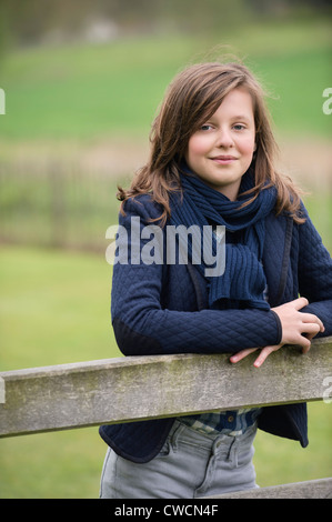 Porträt eines Mädchens in einer Farm lächelnd Stockfoto