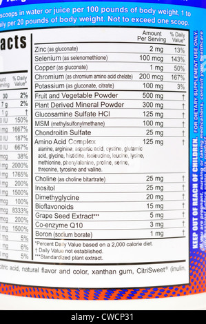 Mineralien ergänzen Zutatenliste auf Vitamin Drink Paket Stockfoto