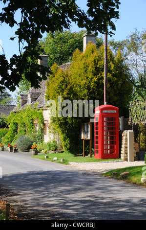 Wisteria Cottage in Taynton, Oxfordshire, England Stockfoto