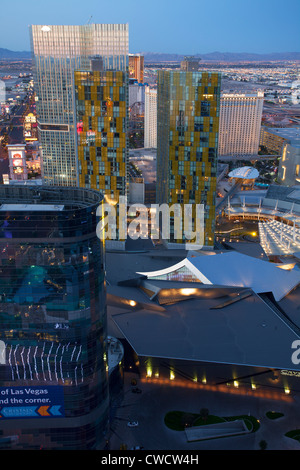 Stadtzentrum, einschließlich Veer Towers, Kristalle und The Residences at Mandarin Oriental, Las Vegas, Nevada. Stockfoto