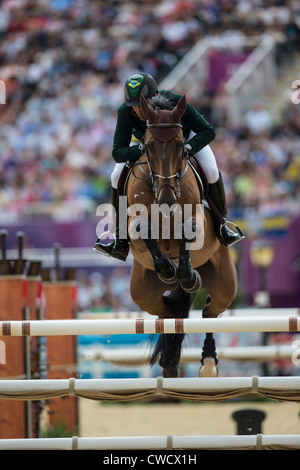 Alvaro Affonso de Miranda Neto (BRA) Reiten RAHMANNSHOFs BOGENO in die einzelnen Sprung Pferdesport-Event bei den Olympischen Spielen Stockfoto