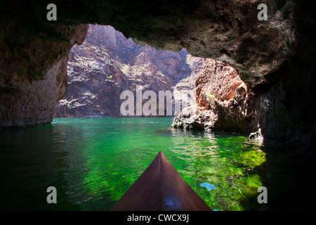 Kayaking on the Colorado River, Lake Mead National Recreation Area, near Las Vegas, Nevada. Stockfoto