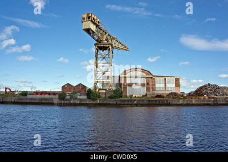 Die Reste der alten Barclay, Curle & Co Ltd Clydeholm Werft auf dem Fluss Clyde am Whiteinch in Glasgow Schottland Stockfoto