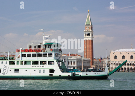 ACTV ferry, San Marco, VE 2611, IMO 8959245, gonna Lido Stockfoto