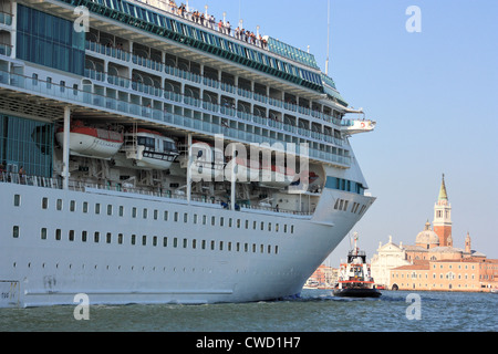 Kreuzfahrtschiff Glanz der Meere, IMO 9070632 Stockfoto