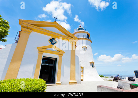 Guia Festung Leuchtturm in Macau am Tag Stockfoto