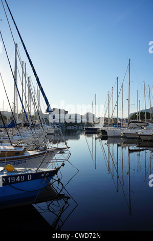 Private Yachten in der Bucht von Palermo-Stadt in einem hellen Tag Stockfoto